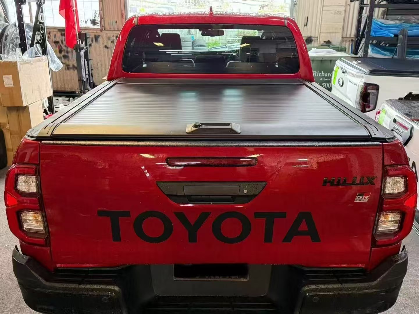 P1 Toyota Hilux Retractable Tonneau Cover Installation