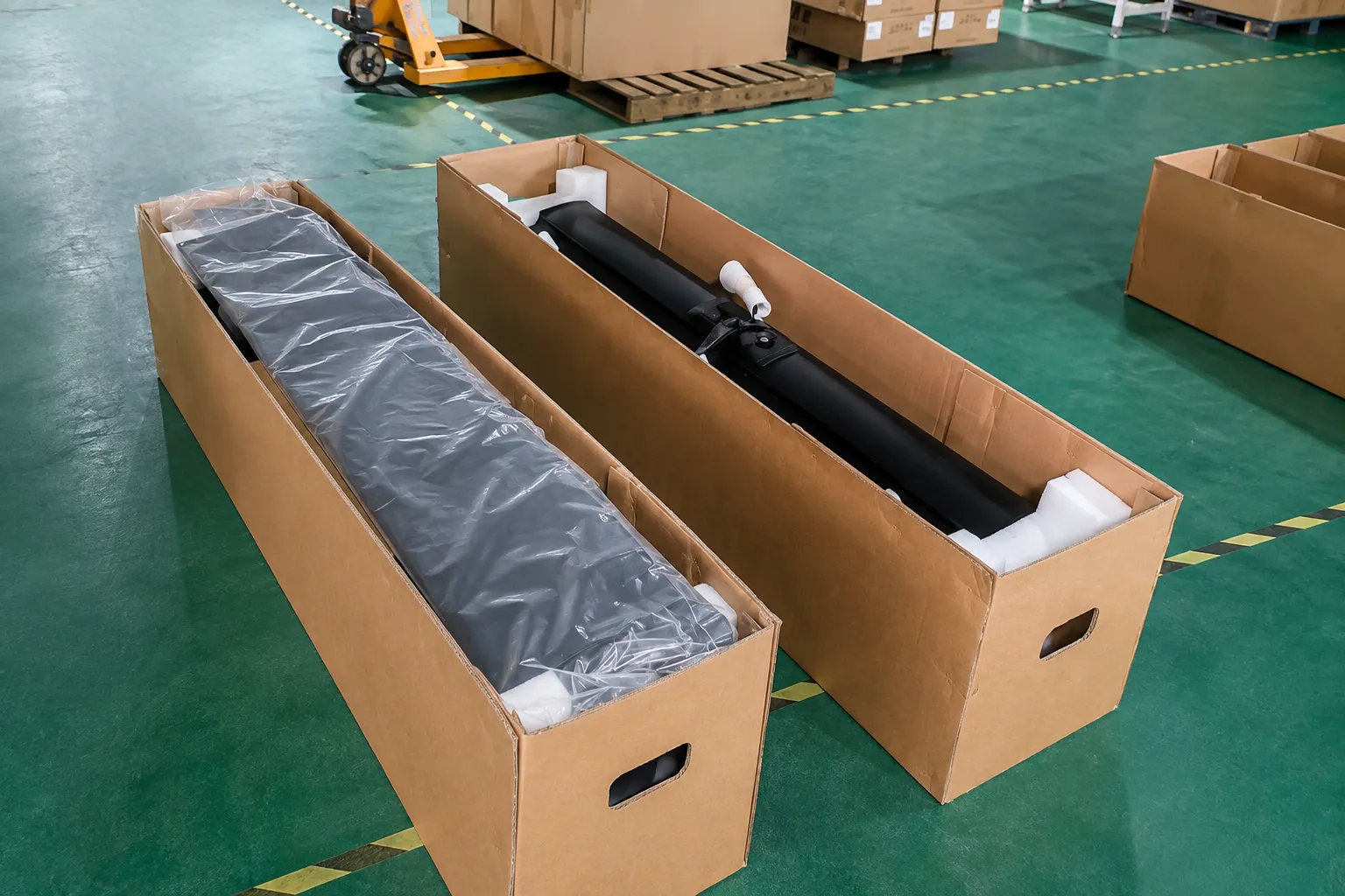 Electric Retractable Tonneau Cover(Image1) Electric Retractable Tonneau Cover(Image1)