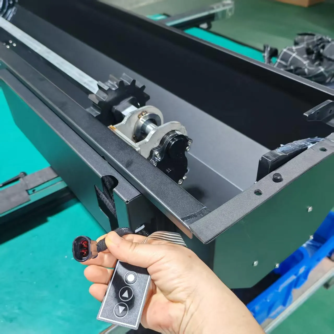 Electric Retractable Tonneau Cover