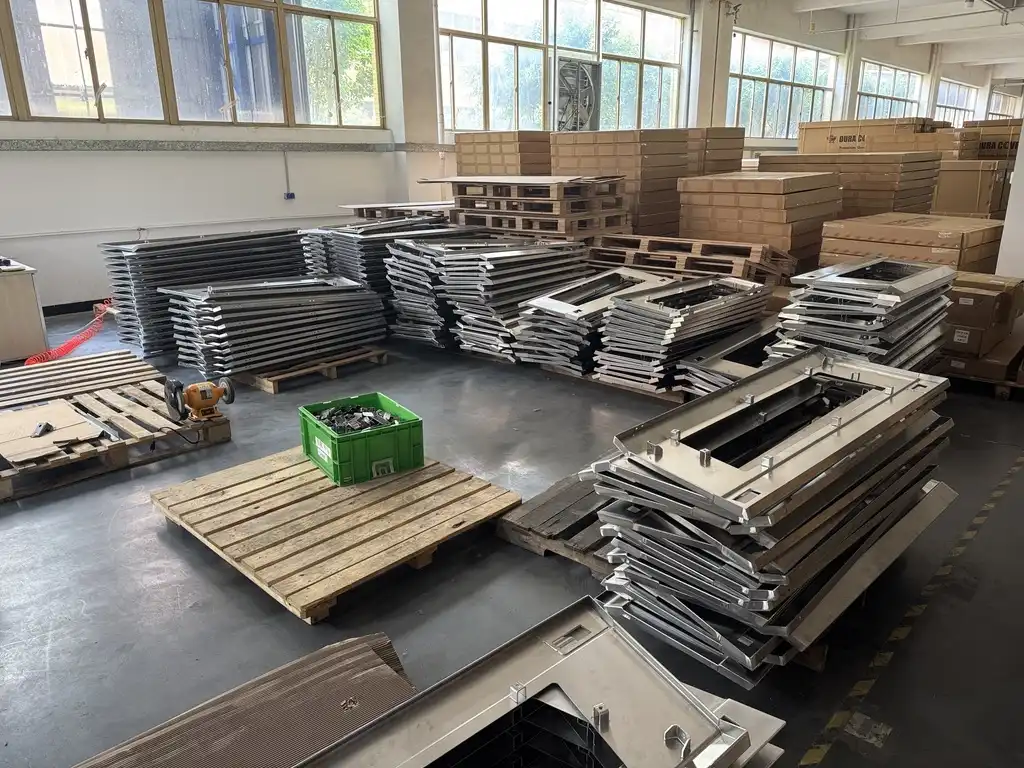 KASENDE Aluminum Pickup Canopy Manufacturer: Precision Production, OEM/ODM Customization, and Quality Control(Image9) KASENDE Aluminum Pickup Canopy Manufacturer: Precision Production, OEM/ODM Customization, and Quality Control(Image9)
